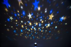 LED- koristevalo Kuu ja tähdet pyörivä 